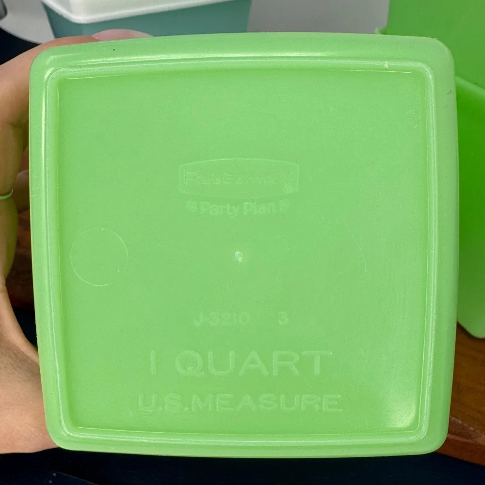 Vintage Rubbermaid Party Plan 8pc Set 5 Aqua Blue Pint 3 Lime Green Quart 6 Lids